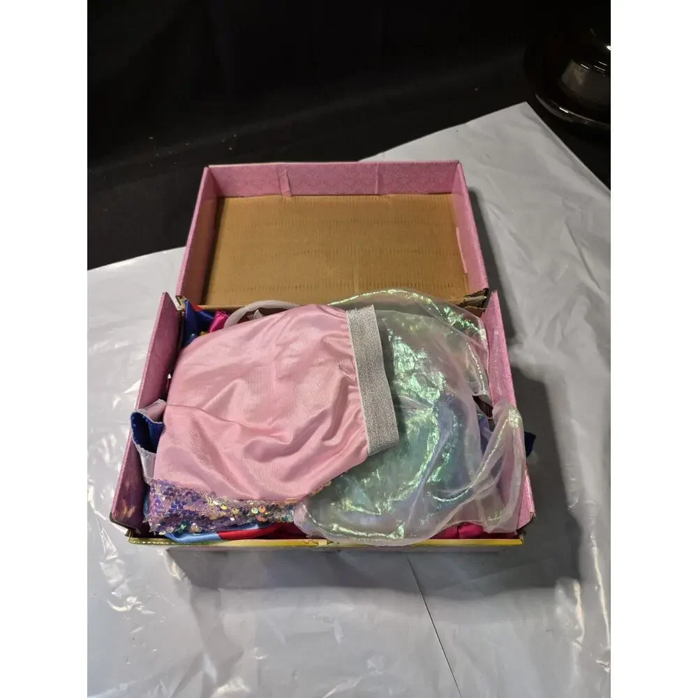 Disney Princess dress up trunk Outfits Age 4-6X, + Batman Superman Capes See Pic